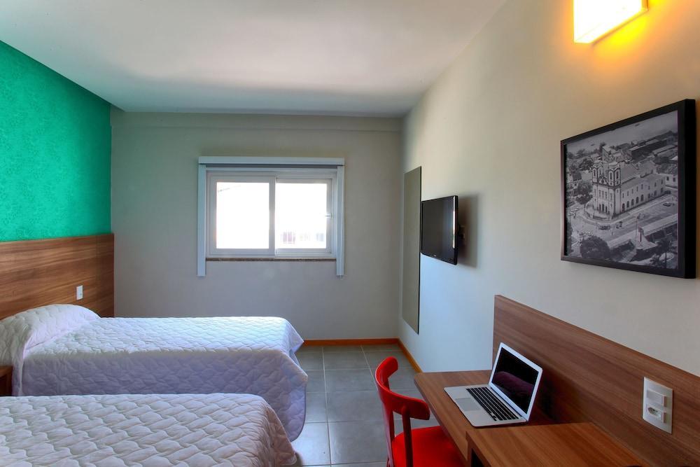 Malibu Plaza Hotel Lauro de Freitas Extérieur photo