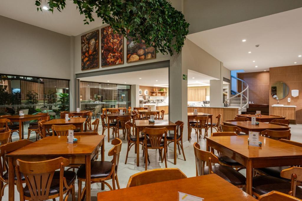 Malibu Plaza Hotel Lauro de Freitas Extérieur photo